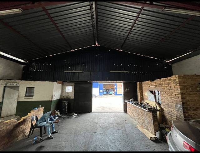 310M² WORKSHOP FOR SALE IN SPRINGS CENTRAL